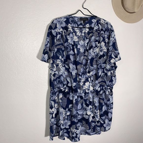 Lane Bryant Floral Blue And White Ruffle Skirted Blouse Size 24 Women’s - Picture 2 of 9
